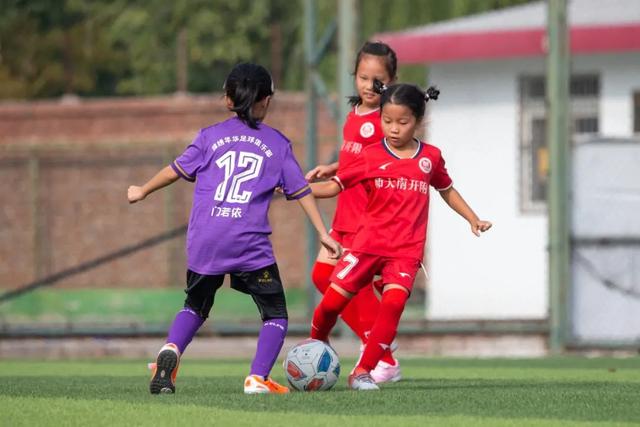 班凯罗36分魔术送尼克斯4连败 黄蜂擒鹰3连胜